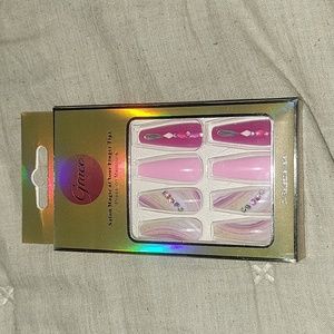 Fashion Press on Nails